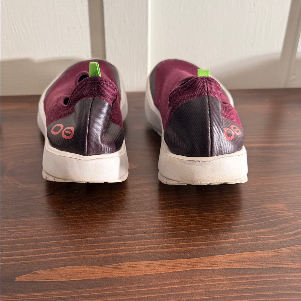 OOFOS OOmg Recovery Shoes Women’s 9 Burgundy Slip On Comfort - Picture 4 of 5